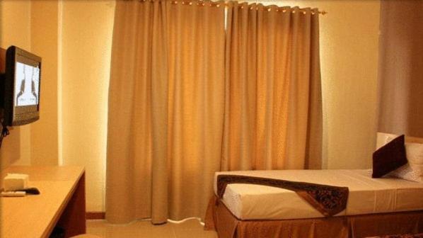 Hotel Delta Sinar Mayang Sidoarjo Rum bild