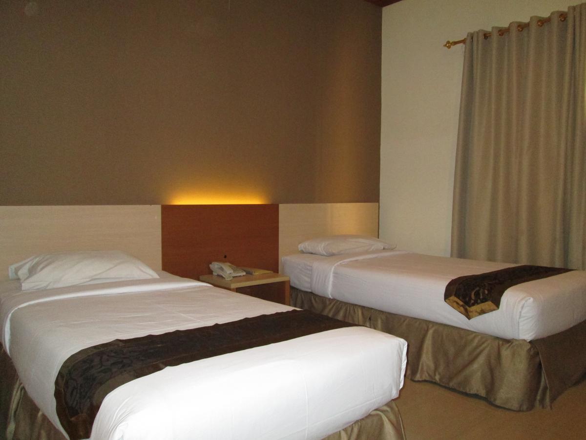 Hotel Delta Sinar Mayang Sidoarjo Rum bild